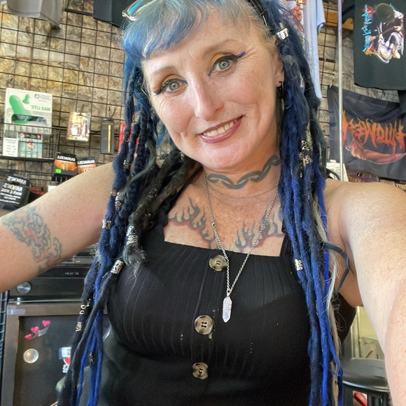 Meet your Posher, Brett - Picture 8 of 16